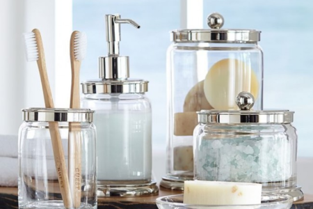 Аксессуары для ванной комнаты.